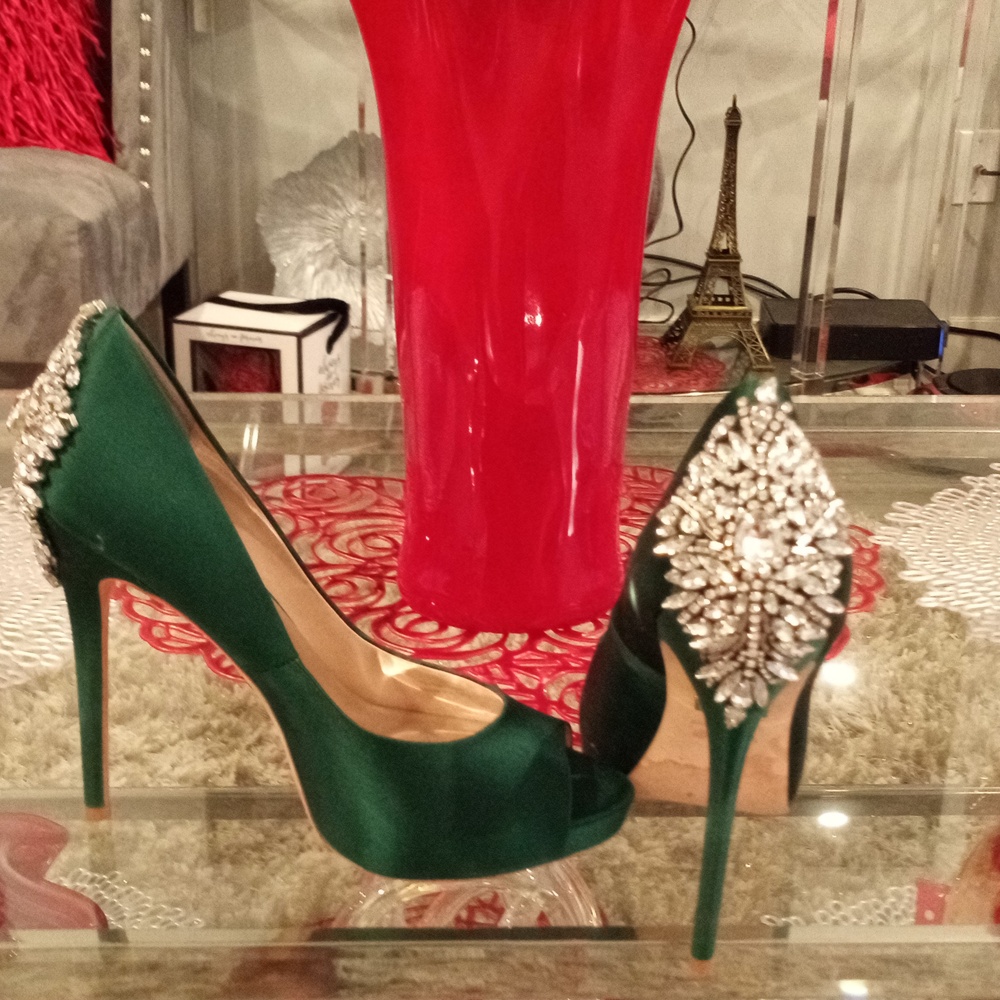 Badgley Mischka Satin Emerald Green size 10 women's heels